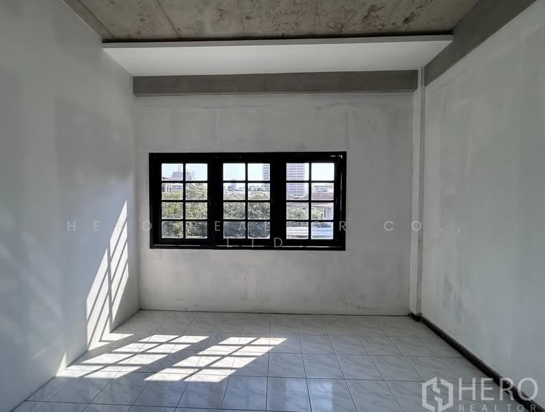 For Sale Home Office near BTS Phrom Phong in Watthana HRE00650, Bangkok, สุขุมวิท, Khlong Tan Nua, Watthana, Bangkok, , 260 sqm, Shophouse For Sale, by Hero Realtor Co., Ltd., 500273881 - DDproperty.com