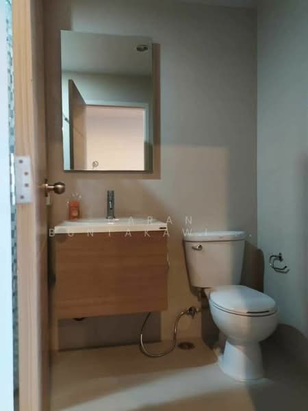 HIVE Taksin, Bangkok, 18 1 Soi, Khlong Ton Sai, Khlong San, Bangkok, 2 Bedrooms, 67 sqm, Condo For Rent, by Daran Buntakawinkul, 500273922 - DDproperty.com