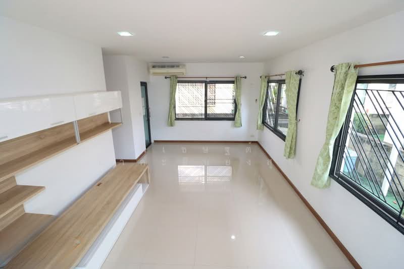 Golden Avenue Chaengwattana-Tiwanon, Nonthaburi, Sukhaprachasan Road 3, Bang Phut, Pak Kret, Nonthaburi, 3 Bedrooms, 120 sqm, Single Detached House For Sale, by พิเชษฐต์ นาคะยืนยงสุข, 500273923 - บ้านมือสอง ปากเกร็ด แจ้งวัฒนะ ซอยวัดกู้ - DDproperty.com