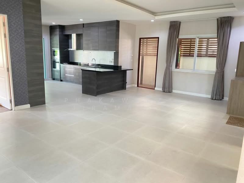 Villa Nakarin Onnut-Wongwaen, Bangkok, Sukhapiban 2 Road, Prawet, Prawet, Bangkok, 5 Bedrooms, 410 sqm, Single Detached House For Sale, by Phakawadee Jiramanee, 500273972 - DDproperty.com