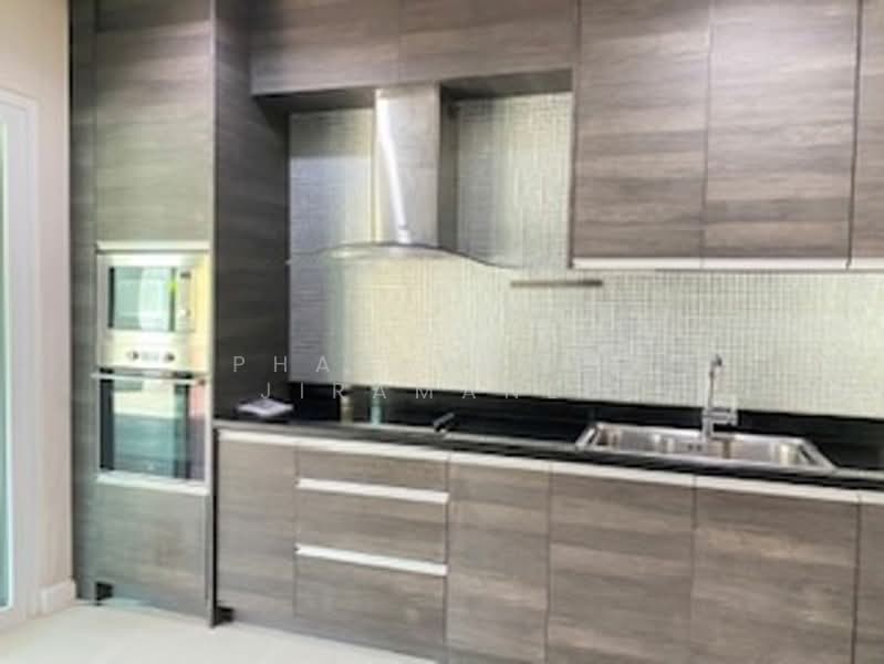 Villa Nakarin Onnut-Wongwaen, Bangkok, Sukhapiban 2 Road, Prawet, Prawet, Bangkok, 5 Bedrooms, 410 sqm, Single Detached House For Sale, by Phakawadee Jiramanee, 500273972 - DDproperty.com