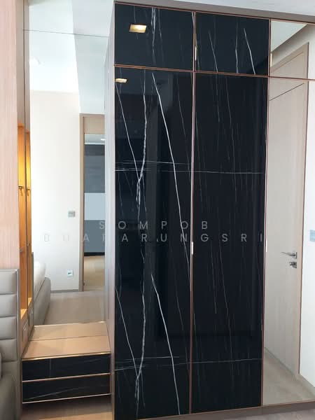 The Esse Asoke, Bangkok, 333 Soi Sukhumvit 21, Sukhumvit Road, Khlongtoei Nua, Watthana, Bangkok, 2 Bedrooms, 75 sqm, Condo For Rent, by Sompob Buaparungsri, 500273976 - DDproperty.com