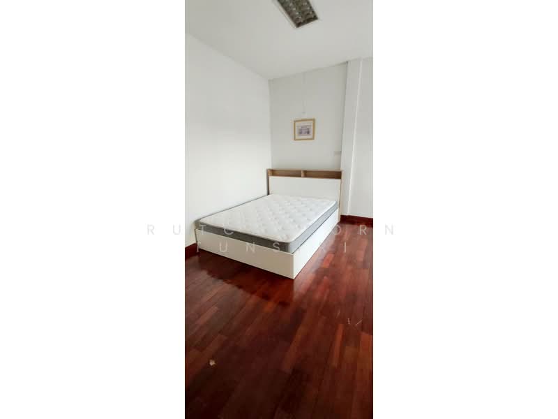 บ้านให้เช่า – ใกล้โรงเรียนนานาชาติ Meritton British ค่าเช่า 15,000 บาท / เดือน รหัสทรัพย์ No.9H1026, Chiang Mai, Nong Kwai, Hang Dong, Chiang Mai, 2 Bedrooms, 100 sqm, Semi-Detached House (Twin House) For Rent, by Rutchaporn Tunsiri, 500274057 - DDproperty.com