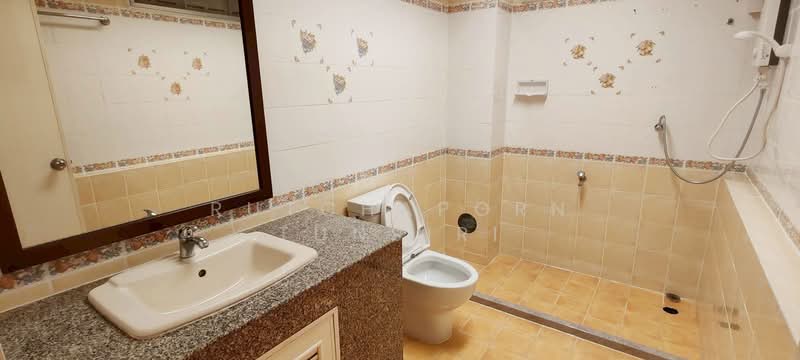 บ้านให้เช่า – ใกล้โรงเรียนนานาชาติ Meritton British ค่าเช่า 15,000 บาท / เดือน รหัสทรัพย์ No.9H1026, Chiang Mai, Nong Kwai, Hang Dong, Chiang Mai, 2 Bedrooms, 100 sqm, Semi-Detached House (Twin House) For Rent, by Rutchaporn Tunsiri, 500274057 - DDproperty.com