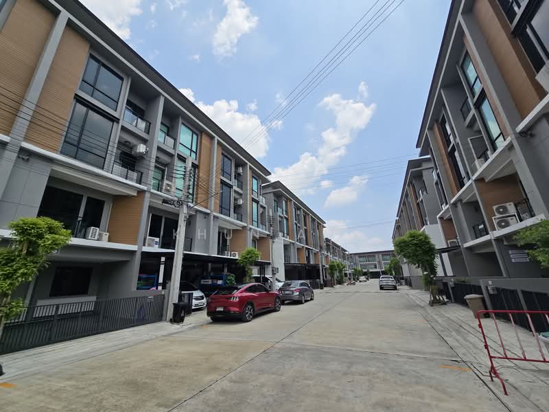 Premium Place Phaholyothin-Ramintra, Bangkok, Tha Rang, Bang Khen, Bangkok, 3 Bedrooms, 200 sqm, Townhouse For Sale, by Khun Amy, 500274117 - DDproperty.com