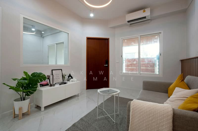 3-BR Townhouse, Bangkok, Huai Khwang, Huai Khwang, Bangkok, 3 Bedrooms, 180 sqm, Townhouse For Rent, by Phakawadee Jiramanee, 500274118 - DDproperty.com