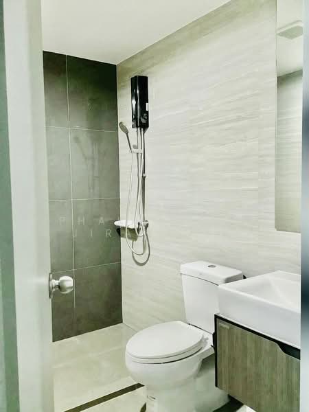 The Parkland Charan-Pinklao, Bangkok, 42 Charasanitwong, Bang Phlat, Bang Phlat, Bangkok, 2 Bedrooms, 60 sqm, Condo For Sale, by Phakawadee Jiramanee, 500274128 - DDproperty.com