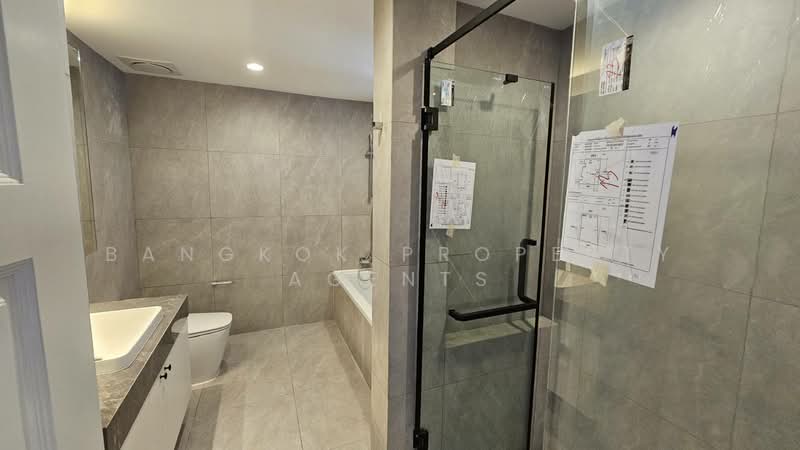 Ruamsuk Condominium, Bangkok, 12 Soi Athakravi, Khong Tan, Khlong Toei, Bangkok, 3 Bedrooms, 320 sqm, Condo For Rent, by BANGKOK PROPERTY AGENTS, 500274136 - DDproperty.com
