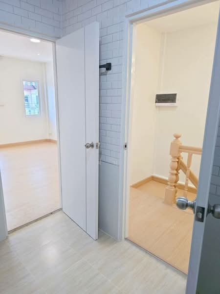Phongsirichai 4 Phetkasem 81, Bangkok, Macharoen Road, Nong Kang Plu, Nong Khaem, Bangkok, 3 Bedrooms, 110 sqm, Townhouse For Sale, by ฝน, 500274163 - DDproperty.com