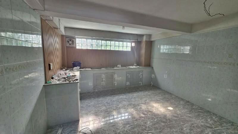 อาคารพาณิชย์ 3 ชั้นครึ่ง เกษมสุวรรณ 5 ตรงข้ามวัดบางนมโค ราคาถูกมาก, พระนครศรีอยุธยา, อยุธยา-สาลี, บางนมโค, เสนา, พระนครศรีอยุธยา, 210 ตร.ม., ตึกแถว-อาคารพาณิชย์ ขาย, โดย คุณ ลดาวัลย์ (แก้วตา), 500274169 - DDproperty.com