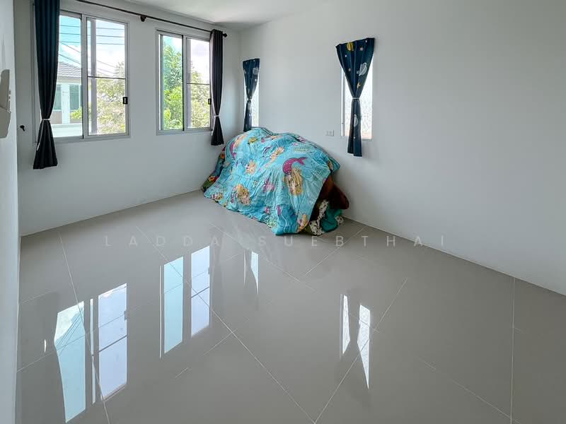 Baan Pruksa Lumlukka-Wongwaen, Pathum Thani, 64 Lam Luk Ka Road, Lam Luk Ka, Lam Luk Ka, Pathum Thani, 3 Bedrooms, 120 sqm, Townhouse For Sale, by Ladda Suebthai, 500274180 - DDproperty.com