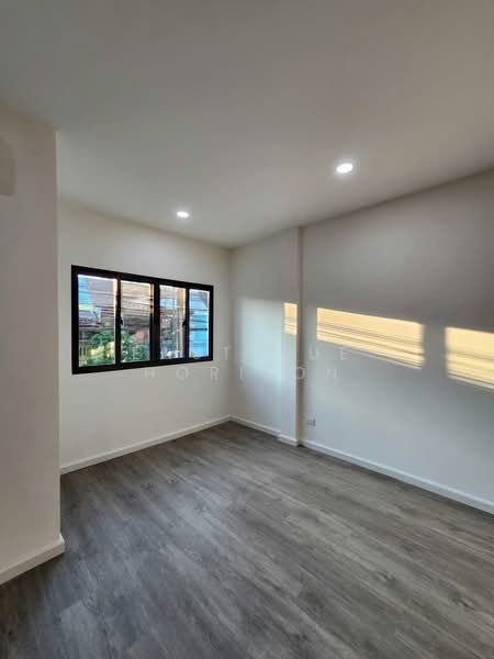 Townhouse Area Ramkhamhaeng, กรุงเทพ, หัวหมาก, บางกะปิ, กรุงเทพ, 120 ตร.ม., ทาวน์เฮ้าส์ ขาย, โดย Eastblue Horizon, 500274183 - DDproperty.com