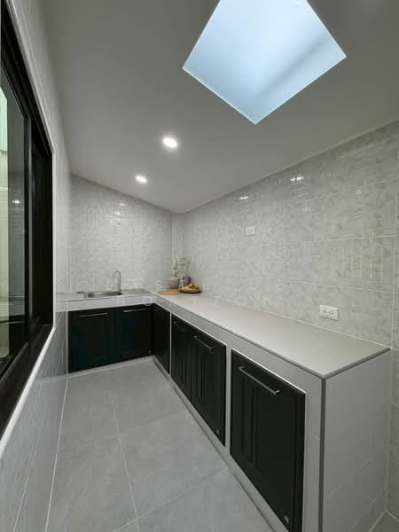 Townhouse Area Ramkhamhaeng, กรุงเทพ, หัวหมาก, บางกะปิ, กรุงเทพ, 120 ตร.ม., ทาวน์เฮ้าส์ ขาย, โดย Eastblue Horizon, 500274183 - DDproperty.com