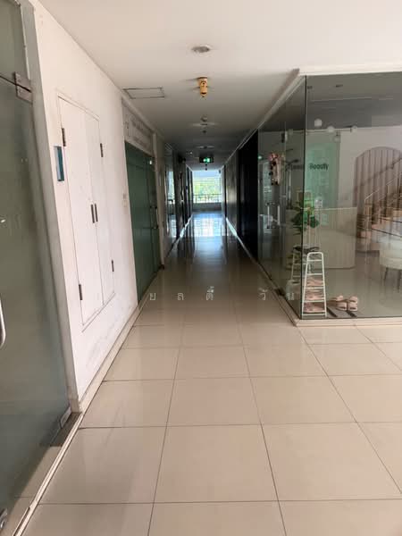 ขาย - พื้นที่สำนักงานขนาดใหญ่ Rare Corner Office 82 ตร.ม. | ใจกลางเมือง | ราคาต่ำประเมิน, กรุงเทพ