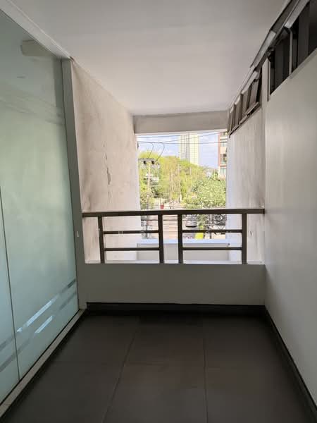 ขาย - พื้นที่สำนักงานขนาดใหญ่ Rare Corner Office 82 ตร.ม. | ใจกลางเมือง | ราคาต่ำประเมิน, กรุงเทพ