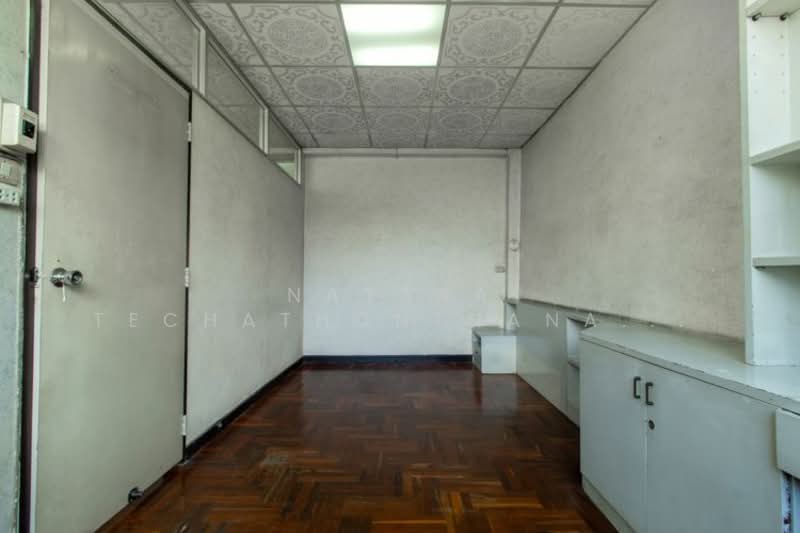 4-BR Townhouse, Bangkok, Thung Maha Mek, Sathon, Bangkok, 4 Bedrooms, 250 sqm, Townhouse For Sale, by Natasa Techathonthanakhun, 500274228 - DDproperty.com