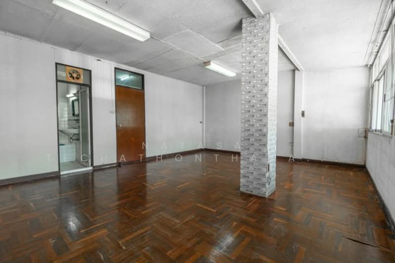 4-BR Townhouse, Bangkok, Thung Maha Mek, Sathon, Bangkok, 4 Bedrooms, 250 sqm, Townhouse For Sale, by Natasa Techathonthanakhun, 500274228 - DDproperty.com