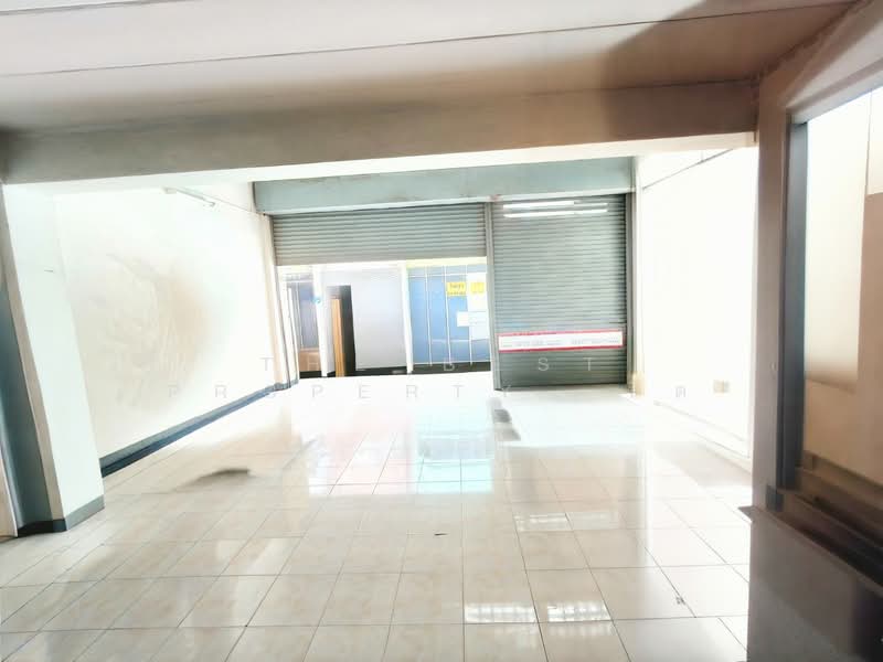 หมู่บ้านรุ่งกิจวิลล่า 5 ซอยร่มเกล้า 56 กรุงเทพฯ, Bangkok, Khlong Sam Prawet, Lat Krabang, Bangkok, , 120 sqm, Shophouse For Sale, by The Best Property  นิด, 500274282 - DDproperty.com