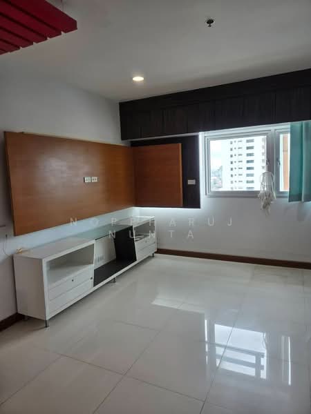 St Louis Grand Terrace, Bangkok, Soi Sathon 11 S Sathon Rd, Yan Nawa, Sathon, Bangkok, 2 Bedrooms, 90 sqm, Condo For Sale, by Noppharuj Nunta, 500274288 - DDproperty.com