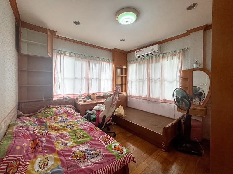 Ladawan Lake Colonial, Bangkok, Kanchanaphisek Road, Bang Bon, Bang Bon, Bangkok, 3 Bedrooms, 500 sqm, Single Detached House For Sale, by Ladda Suebthai, 500274381 - DDproperty.com