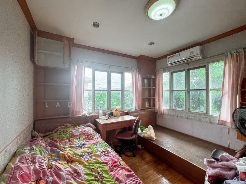 Ladawan Lake Colonial, Bangkok, Kanchanaphisek Road, Bang Bon, Bang Bon, Bangkok, 3 Bedrooms, 500 sqm, Single Detached House For Sale, by Ladda Suebthai, 500274381 - DDproperty.com