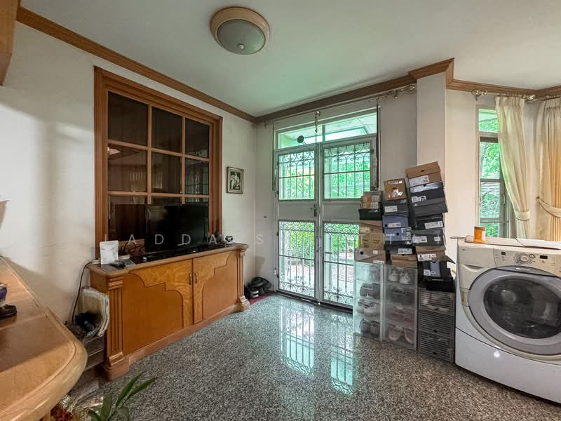 Ladawan Lake Colonial, Bangkok, Kanchanaphisek Road, Bang Bon, Bang Bon, Bangkok, 3 Bedrooms, 500 sqm, Single Detached House For Sale, by Ladda Suebthai, 500274381 - DDproperty.com