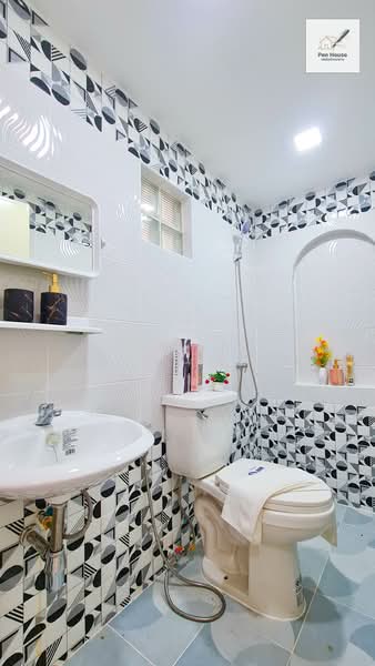 K.C. Ramintra 1, Bangkok, Hathairat Road 39, Sam Wa Tawan Tok, Khlong Sam Wa, Bangkok, 2 Bedrooms, 16 sqm, Townhouse For Sale, by เพ็ญศิริ ตุ้มเทียน, 500274418 - DDproperty.com