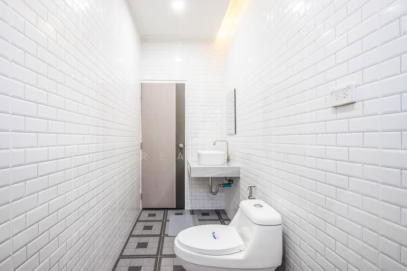 Townhome for Sale Tungklom Tanman East Pattaya Fully Built-in, Chon Buri (Pattaya), Bang Lamung, Bang Lamung (Pattaya), Chon Buri (Pattaya), 3 Bedrooms, 79 sqm, Townhouse For Sale, by PLC real estate, 500274424 - DDproperty.com