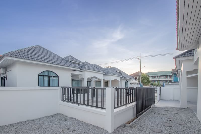 Townhome for Sale Tungklom Tanman East Pattaya Fully Built-in, Chon Buri (Pattaya), Bang Lamung, Bang Lamung (Pattaya), Chon Buri (Pattaya), 3 Bedrooms, 79 sqm, Townhouse For Sale, by PLC real estate, 500274424 - DDproperty.com