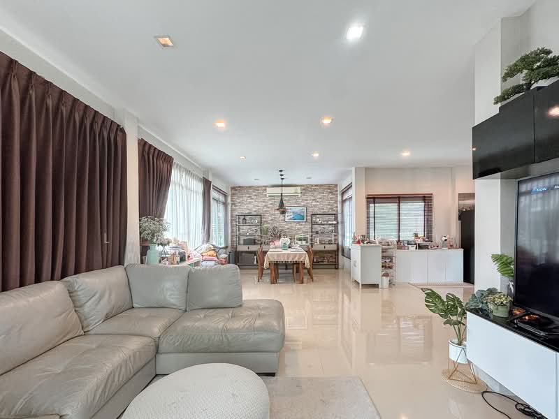 Perfect Place Phatthanakan-Srinakarin, Bangkok, 7/24 On Nut 80 Yaek 5, Prawet, Prawet, Bangkok, 3 Bedrooms, 193 sqm, Single Detached House For Sale, by Ladda Suebthai, 500274476 - DDproperty.com