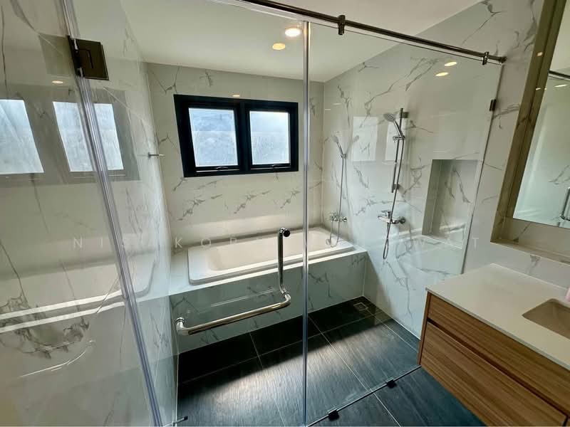 Centro Bangna, Samut Prakan, 111 Soi 3, Bang Kaeo, Bang Plee, Samut Prakan, 4 Bedrooms, 445 sqm, Single Detached House For Rent, by Nisakorn Wingwat, 500274513 - DDproperty.com