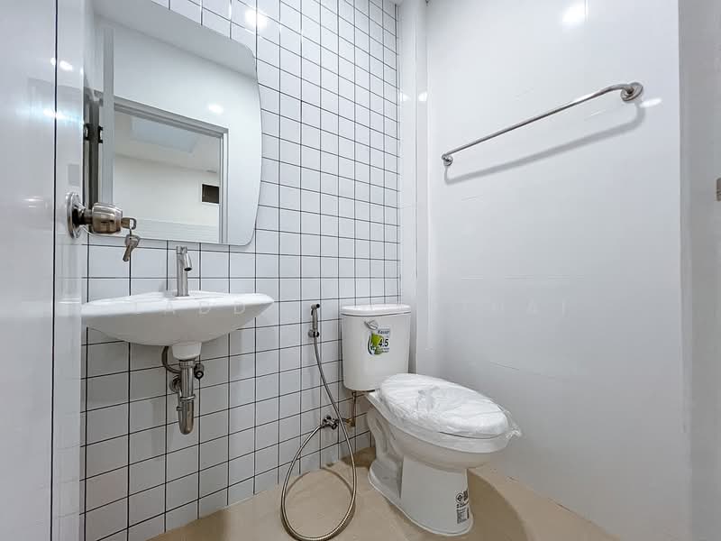 Baan Pongsirichai 2, Samut Sakhon, Om Noi, Krathum Baen, Samut Sakhon, 4 Bedrooms, 180 sqm, Townhouse For Sale, by Ladda Suebthai, 500274622 - DDproperty.com