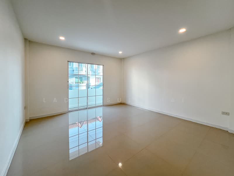 บ้านพงษ์ศิริชัย 2 : Baan Pongsirichai 2, สมุทรสาคร, อ้อมน้อย, กระทุ่มแบน, สมุทรสาคร, 180 ตร.ม., ทาวน์เฮ้าส์ ขาย, โดย Ladda Suebthai, 500274622 - DDproperty.com