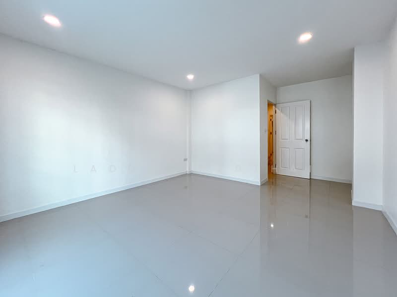 บ้านพงษ์ศิริชัย 2 : Baan Pongsirichai 2, สมุทรสาคร, อ้อมน้อย, กระทุ่มแบน, สมุทรสาคร, 180 ตร.ม., ทาวน์เฮ้าส์ ขาย, โดย Ladda Suebthai, 500274622 - DDproperty.com