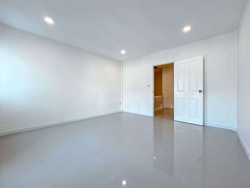 Baan Pongsirichai 2, Samut Sakhon, Om Noi, Krathum Baen, Samut Sakhon, 4 Bedrooms, 180 sqm, Townhouse For Sale, by Ladda Suebthai, 500274622 - DDproperty.com