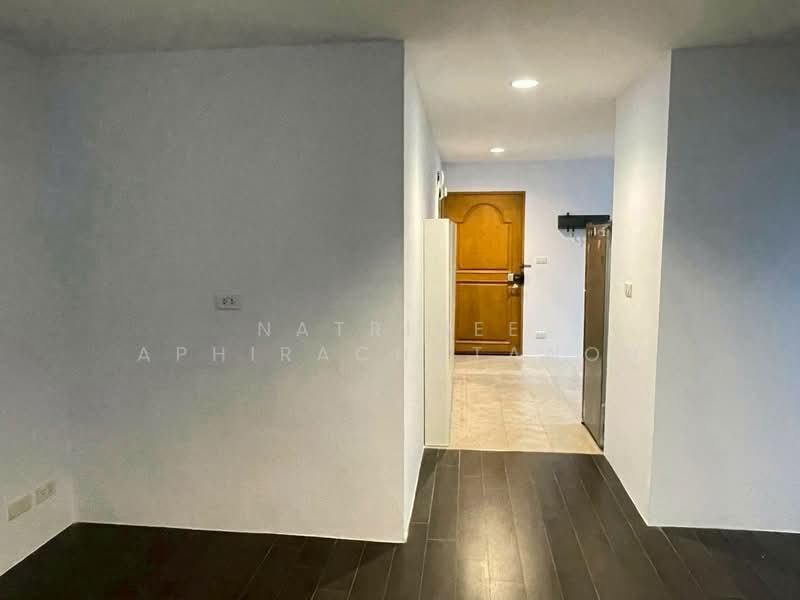 Asoke Towers, Bangkok, Sukhumvit 21 Road, Khlongtoei Nua, Watthana, Bangkok, 1 Bedroom, 78 sqm, Condo For Rent, by Natrinee Aphirachatanon, 500274680 - DDproperty.com
