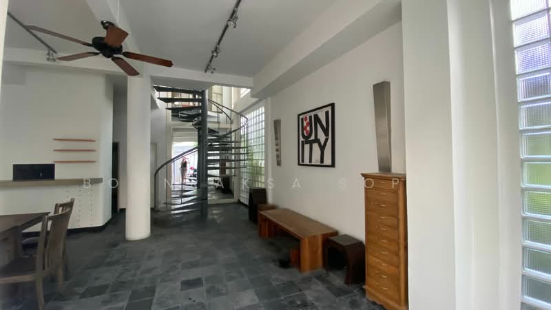 ให้เช่า - ทาวน์เฮ้าส์ 2-ห้องนอน, กรุงเทพ