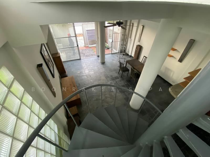 2-BR Townhouse, Bangkok, Thung Maha Mek, Sathon, Bangkok, 2 Bedrooms, 135 sqm, Townhouse For Rent, by Boonraksa Sopak, 500274702 - DDproperty.com