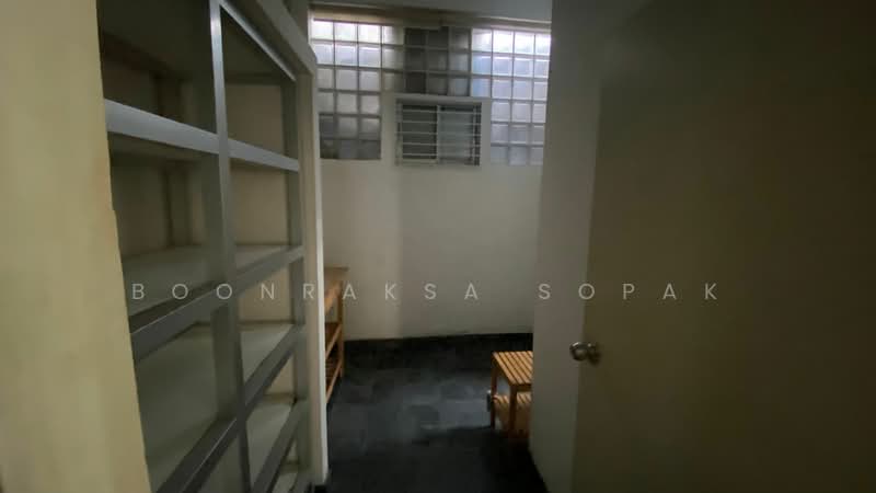 2-BR Townhouse, Bangkok, Thung Maha Mek, Sathon, Bangkok, 2 Bedrooms, 135 sqm, Townhouse For Rent, by Boonraksa Sopak, 500274702 - DDproperty.com
