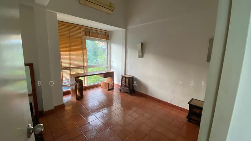 2-BR Townhouse, Bangkok, Thung Maha Mek, Sathon, Bangkok, 2 Bedrooms, 135 sqm, Townhouse For Rent, by Boonraksa Sopak, 500274702 - DDproperty.com