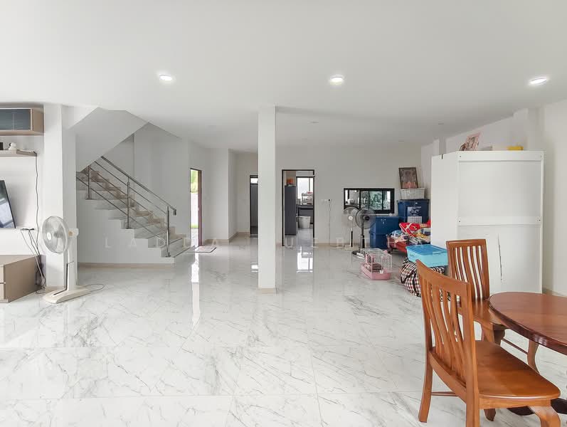 หมู่บ้านศิริถาวร, Nakhon Pathom, Bang Krathuk, Sam Phran, Nakhon Pathom, 3 Bedrooms, 280 sqm, Single Detached House For Sale, by Ladda Suebthai, 500274715 - DDproperty.com