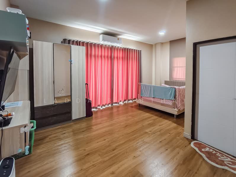 หมู่บ้านศิริถาวร, Nakhon Pathom, Bang Krathuk, Sam Phran, Nakhon Pathom, 3 Bedrooms, 280 sqm, Single Detached House For Sale, by Ladda Suebthai, 500274715 - DDproperty.com