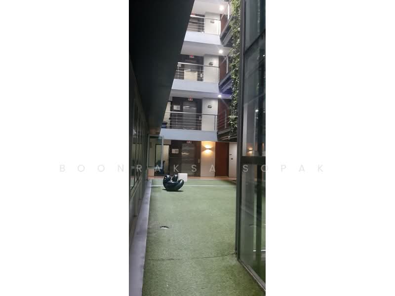 Quad Silom : ควอด สีลม, กรุงเทพ, 63 ซอยพิพัฒน์ 2 ถนนสีลม, สุริยวงศ์, บางรัก, กรุงเทพ, 70 ตร.ม., คอนโด ให้เช่า, โดย Boonraksa Sopak, 500274729 - DDproperty.com