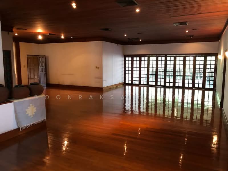 4-BR House, Bangkok, Bang Chak, Phra Khanong, Bangkok, 4 Bedrooms, 880 sqm, Single Detached House For Rent, by Boonraksa Sopak, 500274786 - DDproperty.com