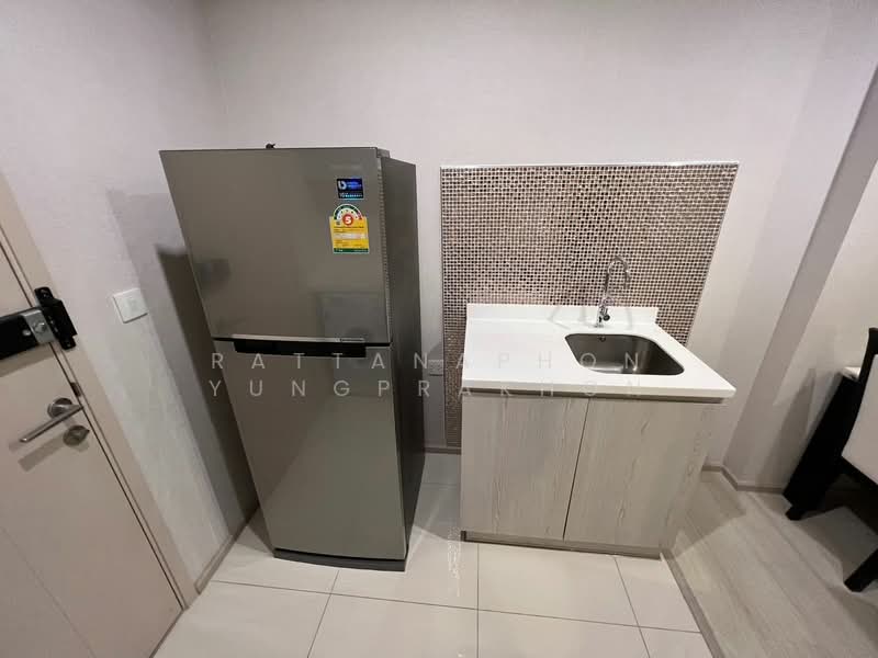 Life Pinklao, Bangkok, Boromarajonani Road, Bang Bamru, Bang Phlat, Bangkok, 2 Bedrooms, 60 sqm, Condo For Rent, by Rattanaphon Yungprakhon, 500274791 - DDproperty.com