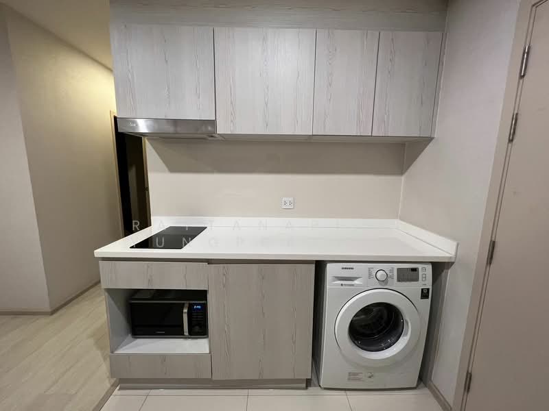 Life Pinklao, Bangkok, Boromarajonani Road, Bang Bamru, Bang Phlat, Bangkok, 2 Bedrooms, 60 sqm, Condo For Rent, by Rattanaphon Yungprakhon, 500274791 - DDproperty.com