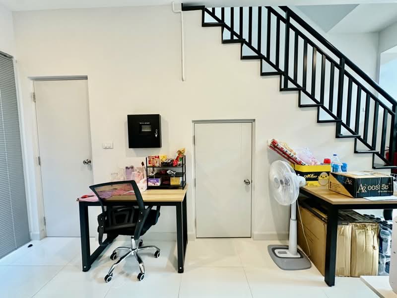 For sale: Home Office at Workplace Phetkasem 81-2 by SC ASSET, 3.5 stories, 18 sq.wa., 175 sq.m., Bangkok, Nong Kang Plu, Nong Khaem, Bangkok, 2 Bedrooms, 175 sqm, Townhouse For Sale, by คุณเมย์เหมย, 500274809 - DDproperty.com