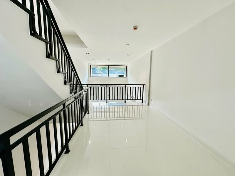 For sale: Home Office at Workplace Phetkasem 81-2 by SC ASSET, 3.5 stories, 18 sq.wa., 175 sq.m., Bangkok, Nong Kang Plu, Nong Khaem, Bangkok, 2 Bedrooms, 175 sqm, Townhouse For Sale, by คุณเมย์เหมย, 500274809 - DDproperty.com