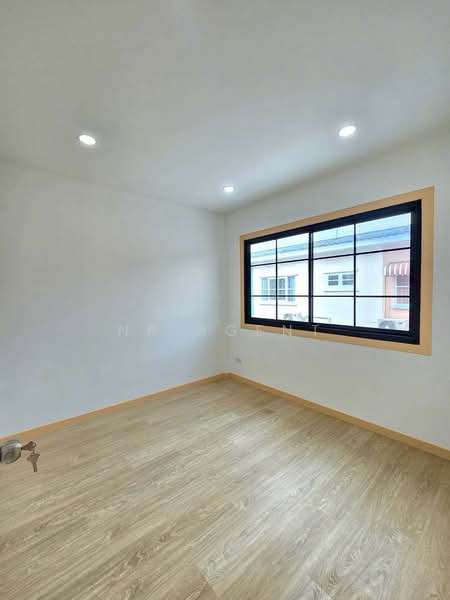 BUSARIN BANGBUATHONG, Nonthaburi, Bang Bua Thong, Bang Bua Thong, Nonthaburi, 4 Bedrooms, 100 sqm, Townhouse For Sale, by NR AGENT, 500274822 - DDproperty.com