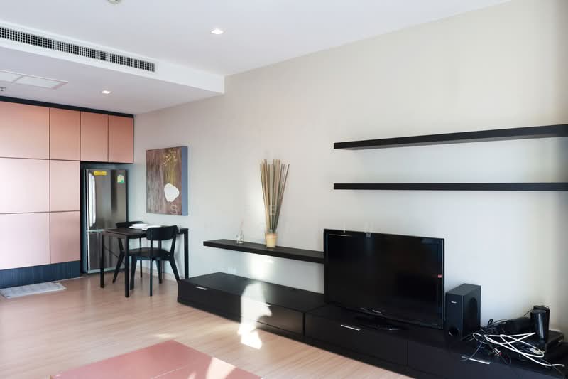 Noble Remix, Bangkok, 772 Soi Sukhumvit 36, Sukhumvit Road, Khong Tan, Khlong Toei, Bangkok, 2 Bedrooms, 80 sqm, Condo For Sale, by Sineenart Phromnin, 500274824 - DDproperty.com